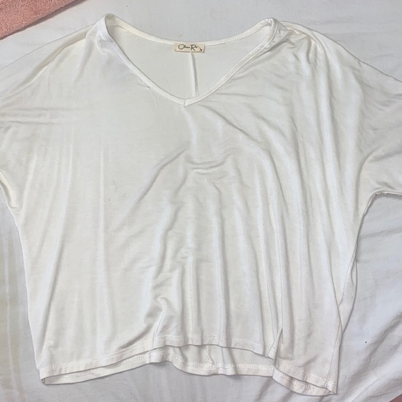 White T-shirt - Picture 1 of 2